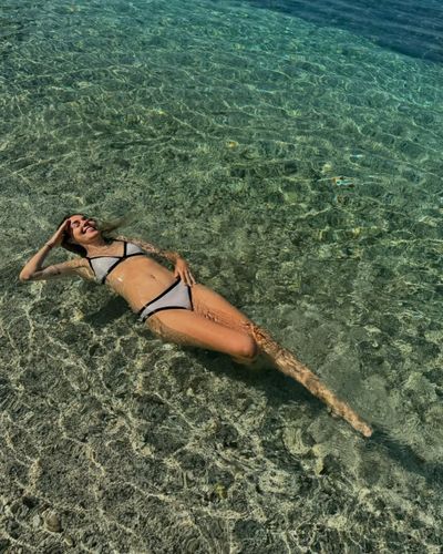 Berfu Yenenler seksi ifşa fotoğrafı 25