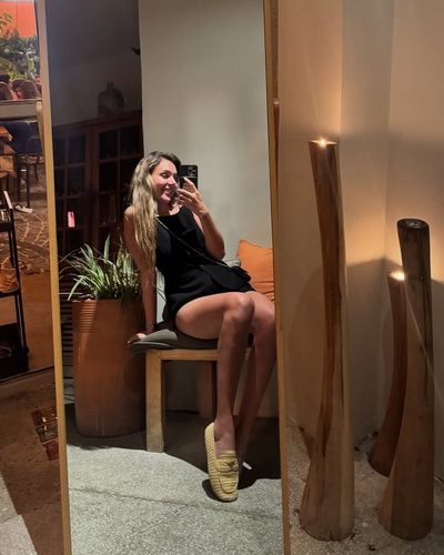 Berfu Yenenler seksi ifşa fotoğrafı 5