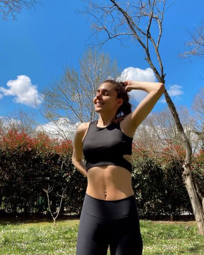 Berfu Yenenler seksi ifşa fotoğrafı 80