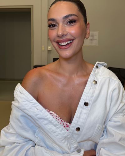 Bergüzar Korel seksi ifşa fotoğrafı 177
