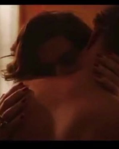 Bergüzar Korel seksi ifşa fotoğrafı 16 — On Saniye (2022)