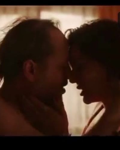 Bergüzar Korel seksi ifşa fotoğrafı 23 — On Saniye (2022)