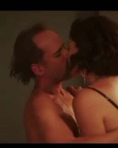 Bergüzar Korel seksi ifşa fotoğrafı 5 — On Saniye (2022)