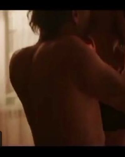 Bergüzar Korel seksi ifşa fotoğrafı 9 — On Saniye (2022)