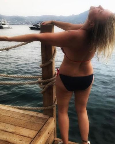 Berna Laçin seksi ifşa fotoğrafı 16