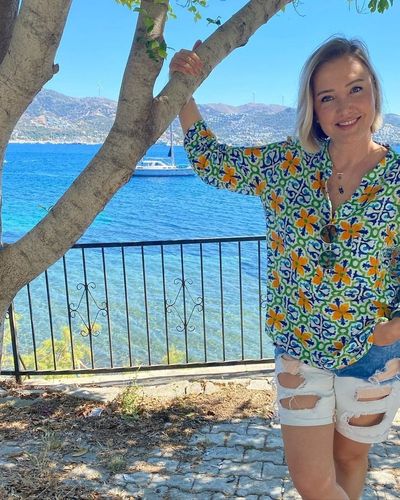 Berna Laçin seksi ifşa fotoğrafı 4