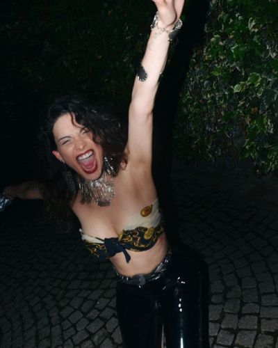 Beste Kökdemir seksi ifşa fotoğrafı 111