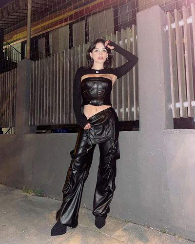Beste Kökdemir seksi ifşa fotoğrafı 14