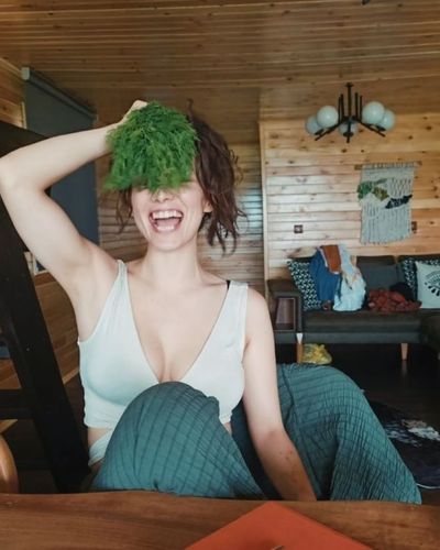 Beste Kökdemir seksi ifşa fotoğrafı 180