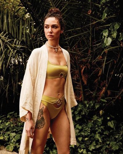 Birce Akalay seksi ifşa fotoğrafı 12