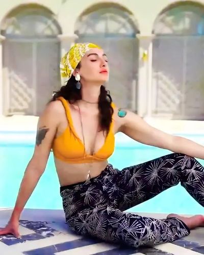 Birce Akalay seksi ifşa fotoğrafı 131
