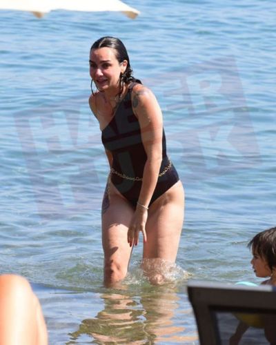 Birce Akalay seksi ifşa fotoğrafı 144