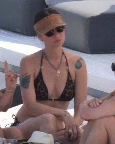 Birce Akalay seksi ifşa fotoğrafı 154