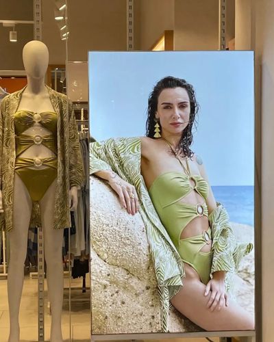Birce Akalay seksi ifşa fotoğrafı 161