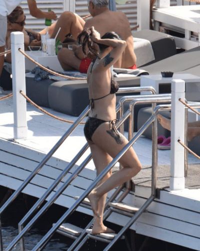 Birce Akalay seksi ifşa fotoğrafı 167