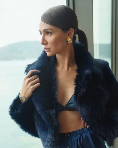 Birce Akalay seksi ifşa fotoğrafı 63156