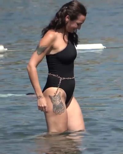 Birce Akalay seksi ifşa fotoğrafı 63121