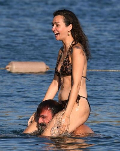 Birce Akalay seksi ifşa fotoğrafı 63118