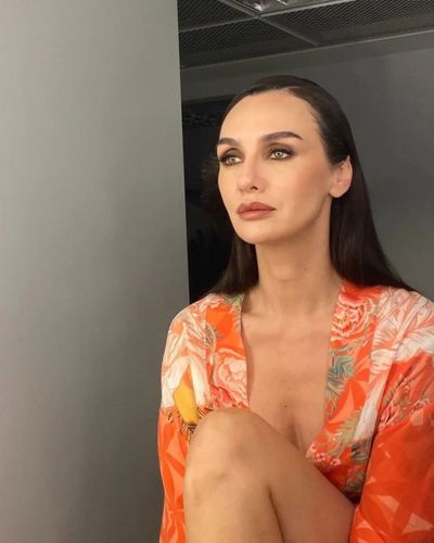 Birce Akalay seksi ifşa fotoğrafı 20