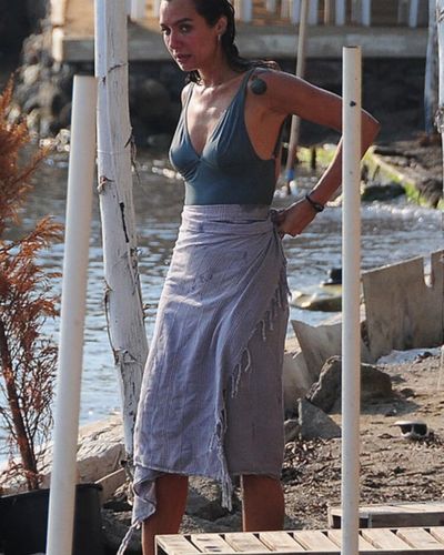 Birce Akalay seksi ifşa fotoğrafı 297