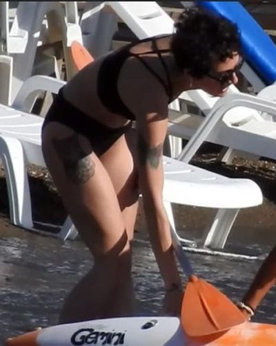 Birce Akalay seksi ifşa fotoğrafı 325