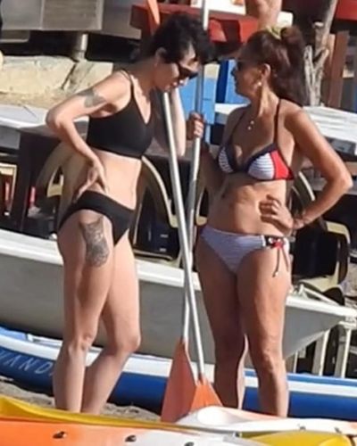 Birce Akalay seksi ifşa fotoğrafı 326