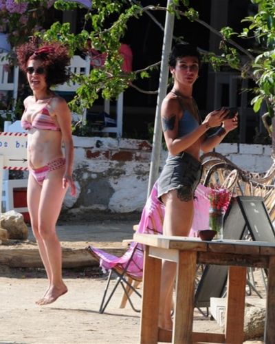Birce Akalay seksi ifşa fotoğrafı 348