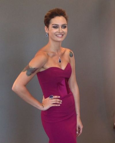 Birce Akalay seksi ifşa fotoğrafı 370