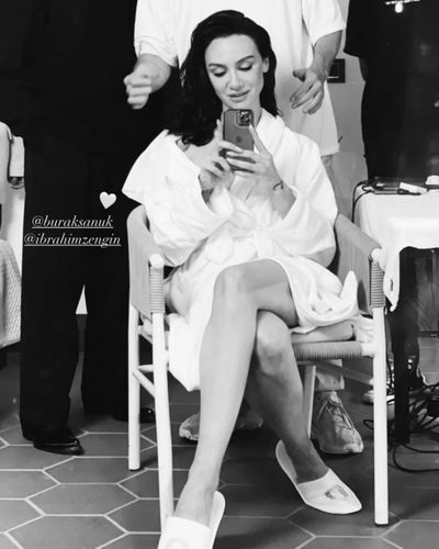 Birce Akalay seksi ifşa fotoğrafı 372