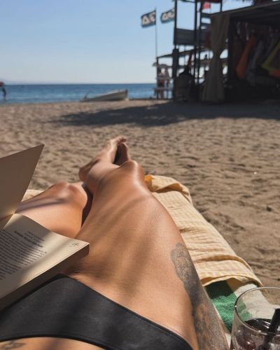 Birce Akalay seksi ifşa fotoğrafı 387