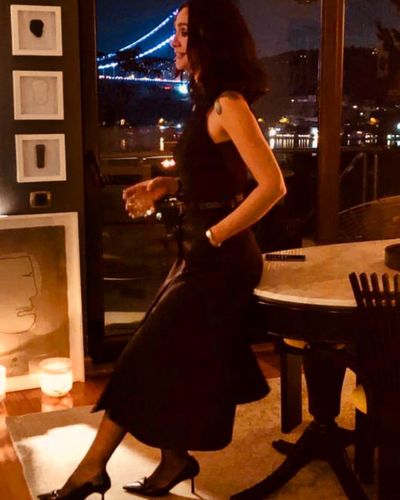 Birce Akalay seksi ifşa fotoğrafı 54