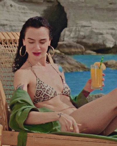 Birce Akalay seksi ifşa fotoğrafı 57