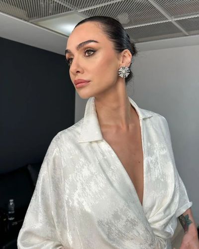 Birce Akalay seksi ifşa fotoğrafı 89