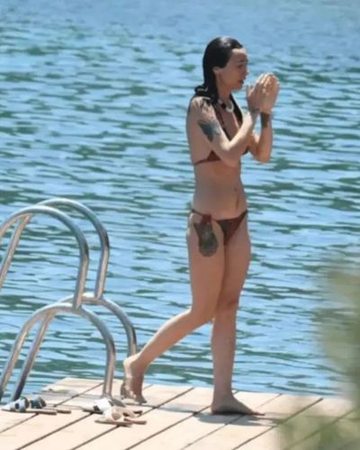 Birce Akalay seksi ifşa fotoğrafı 94