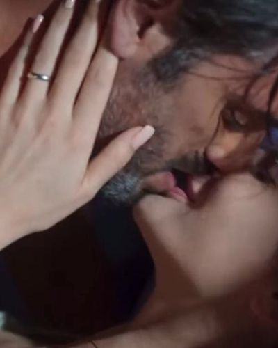 Birce Akalay seksi ifşa fotoğrafı 4 — Kuş Uçuşu (2022)