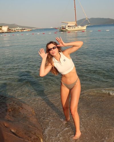 Buçe Buse Kahraman seksi ifşa fotoğrafı 230