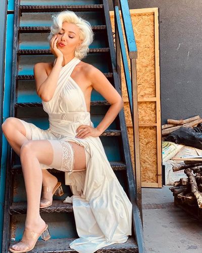 Burcu Binici seksi ifşa fotoğrafı 15