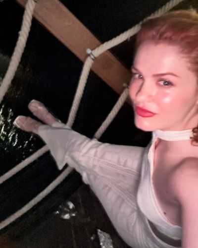 Burcu Cavar seksi ifşa fotoğrafı 21