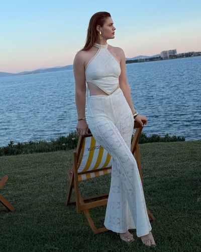 Burcu Cavar seksi ifşa fotoğrafı 28