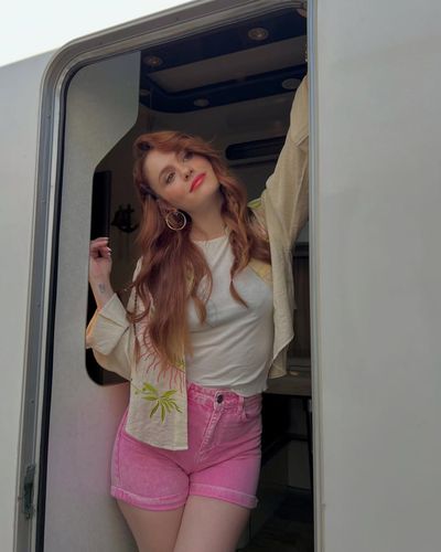 Burcu Cavar seksi ifşa fotoğrafı 7