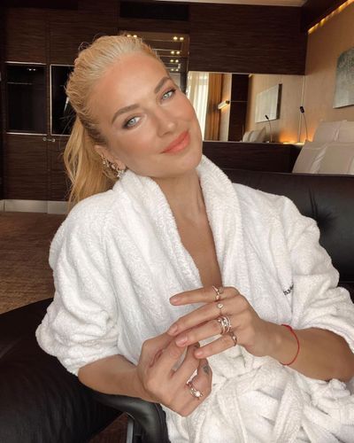Burcu Esmersoy seksi ifşa fotoğrafı 107