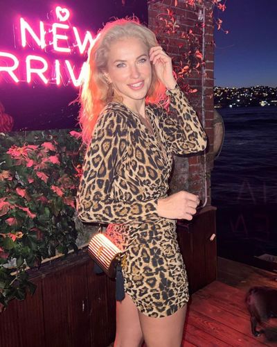 Burcu Esmersoy seksi ifşa fotoğrafı 125