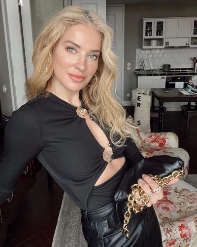 Burcu Esmersoy seksi ifşa fotoğrafı 146