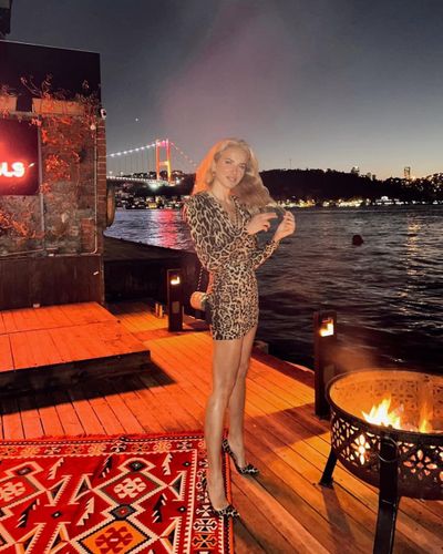 Burcu Esmersoy seksi ifşa fotoğrafı 154