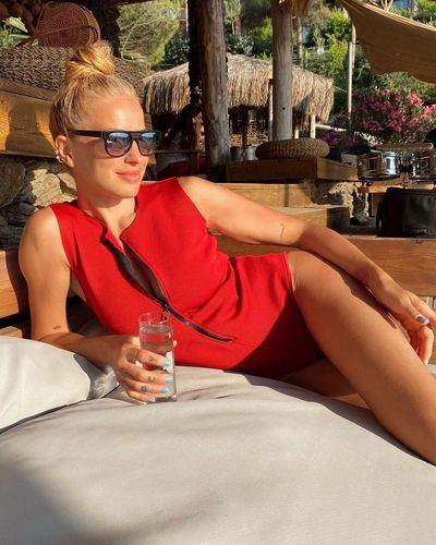 Burcu Esmersoy seksi ifşa fotoğrafı 288