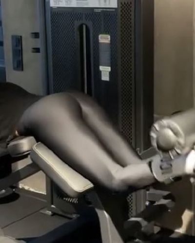 Burcu Esmersoy seksi ifşa fotoğrafı 309