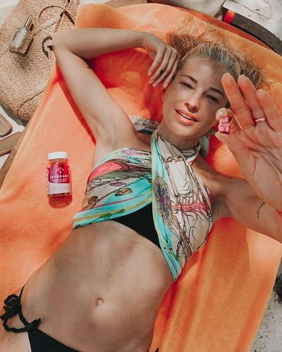 Burcu Esmersoy seksi ifşa fotoğrafı 354