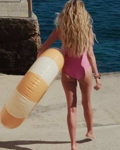 Burcu Esmersoy seksi ifşa fotoğrafı 421