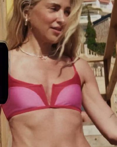 Burcu Esmersoy seksi ifşa fotoğrafı 422
