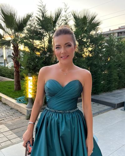Burcu Kara seksi ifşa fotoğrafı 1